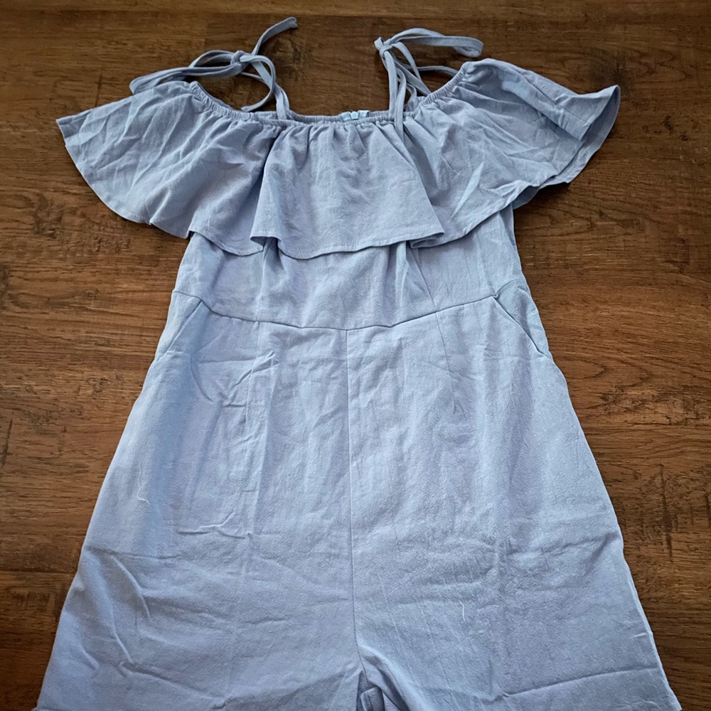 Adorable blue romper cold shoulder S new